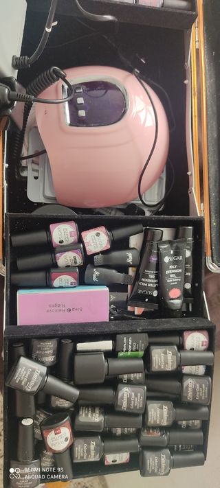 Maletín kit uñas gel de segunda mano por 200 EUR en Alcoy en WALLAPOP