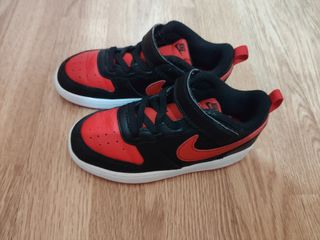 Se venden zapatillas Nike talla 27 de segunda mano por 25 EUR en Torrejón  de Ardoz en WALLAPOP
