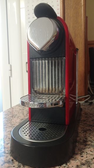 Cafetera Nespresso de segunda mano por 20 EUR en Mataró en WALLAPOP