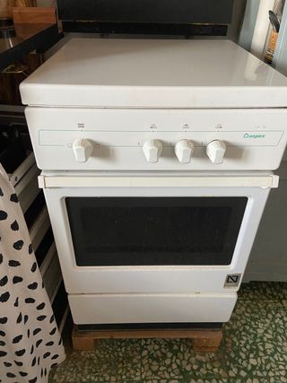 Cocina de butano ASPES de segunda mano por 50 EUR en Soria en WALLAPOP