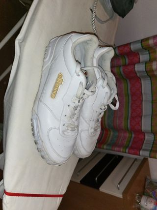 Tenis ellesse de segunda mano por 15 EUR en Málaga en WALLAPOP