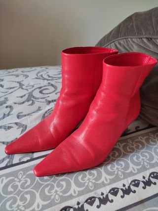 Botines Zara de tacón de segunda mano en A Coruña en WALLAPOP