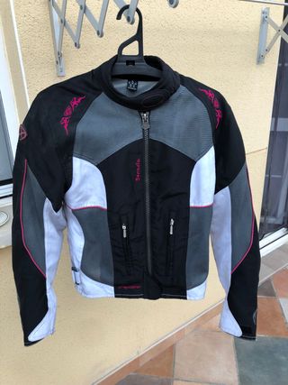 Chaqueta moto mujer S de segunda mano por 55 EUR en Artajona en WALLAPOP