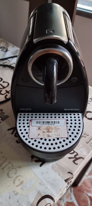 Cafetera Nespresso Krups de segunda mano por 30 EUR en Valencia en WALLAPOP