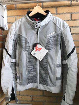 Chaqueta moto verano de segunda mano por 50 EUR en Parla en WALLAPOP