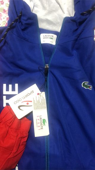 Chándals Lacoste de segunda mano por 75 EUR en Barcelona en WALLAPOP