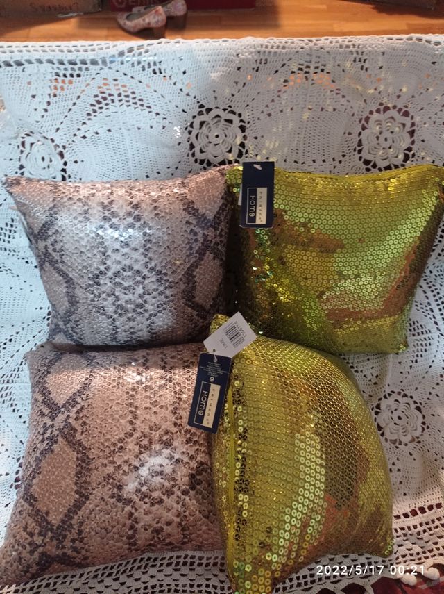 4 COJINES DE LENTEJUELAS A ESTRENAR 