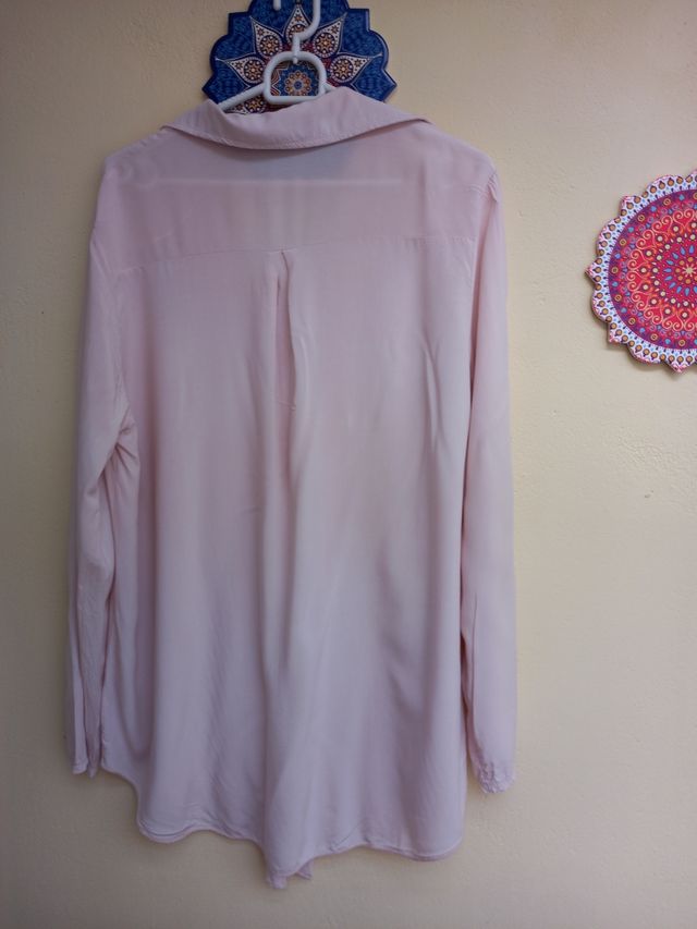 Blusa para atar en la parte delantera.