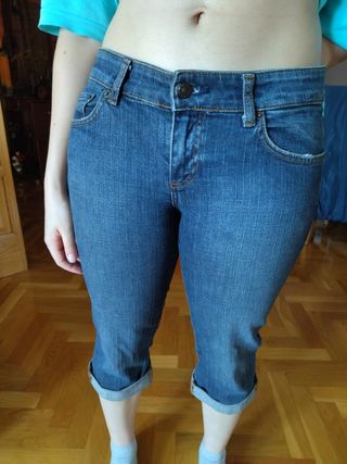 Pantalón Pirata Mujer - Zara Basic de Segunda Mano - Ropasion