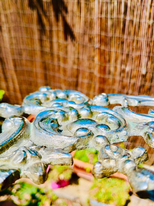 REBAJADO! GRAN ORNAMENTO DE BRONCE PLATEADO AÑOS50