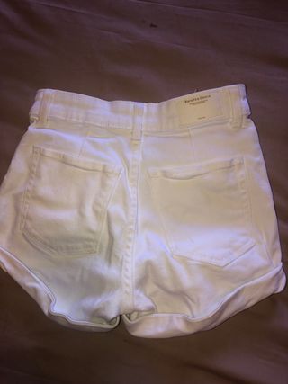 Pantalón corto Bershka de segunda mano por 5 EUR en Utebo en WALLAPOP