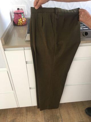 Pantalones talla 58 de segunda mano por 25 EUR en Camarena en WALLAPOP