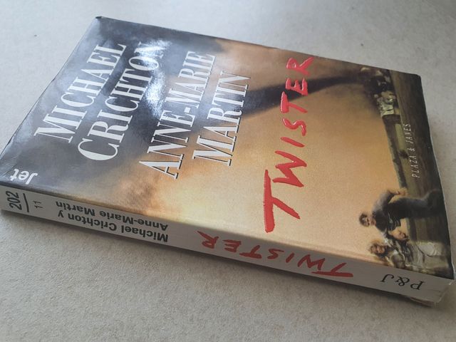 Twister. Libro con el guión original.