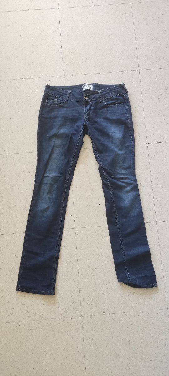 Pantalón vaquero Zara TRF