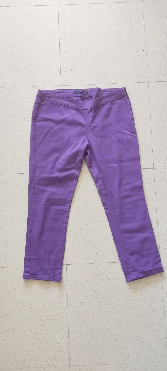 Pantalón morado Zara