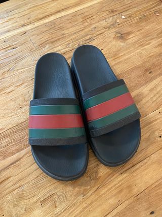 Chanclas Gucci de segunda mano en WALLAPOP