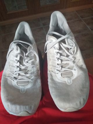 Zapatillas Nike Vomero de segunda mano en WALLAPOP