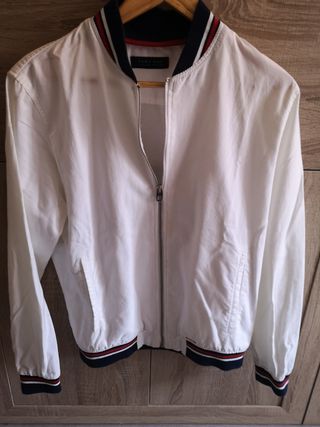 Chaqueta ligera joven \\/ hombre. Zara Man, talla M de segunda mano por 12  EUR en Aranjuez en WALLAPOP