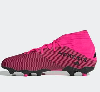 Botas de fútbol Adidas negras de segunda mano en WALLAPOP