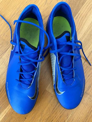 Zapatilla Nike Phantom multitacos de segunda mano por 25 EUR en Barcelona  en WALLAPOP