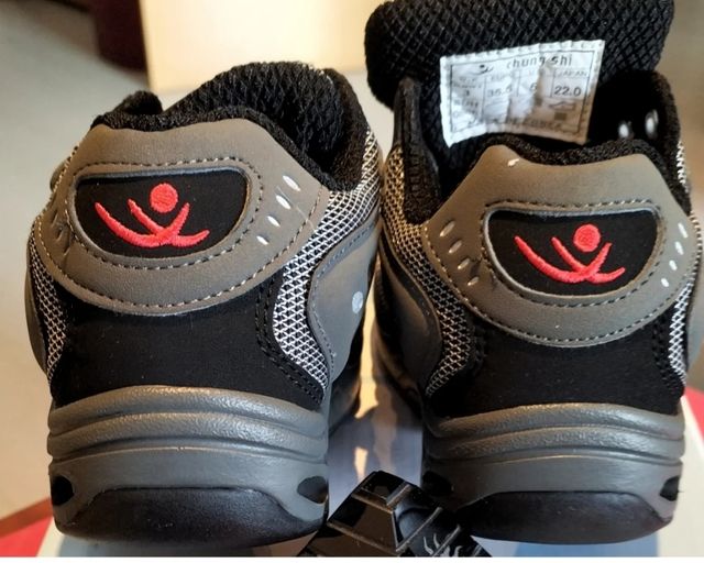 Zapatillas Chung shi.