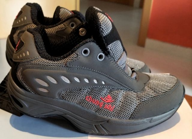 Zapatillas Chung shi.