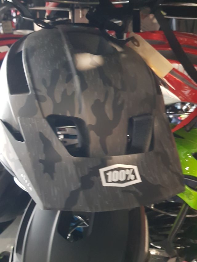 casco 100% modelo Altis . talla XS-S 50-55