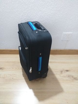 Maleta 10kg de segunda mano por 10 EUR en Madrid en WALLAPOP