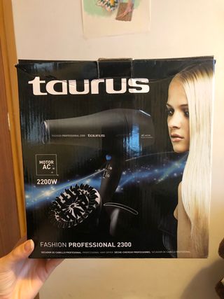 Secador taurus 2300 de segunda mano por 18 EUR en Madrid en WALLAPOP