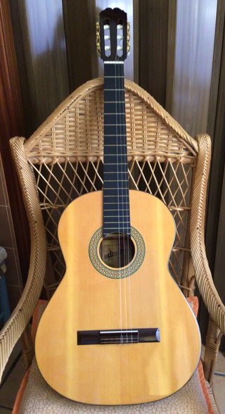 GUITARRA FLAMENCA ADMIRA modelo SOMBRA de segunda mano por 220 EUR en  Ciudad Real en WALLAPOP