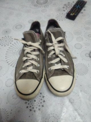 Converse grises de segunda mano en WALLAPOP