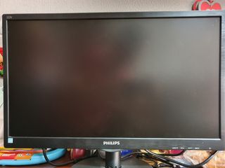 Pantalla-monitor philips sobremesa ordenador de segunda mano por 50 EUR en  Madrid en WALLAPOP