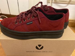 Zapatillas victoria granate doble suela de segunda mano por 50 EUR en  Valencia en WALLAPOP