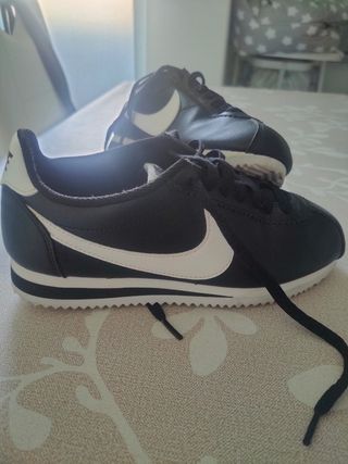 Zapatillas Nike Cortez de segunda mano en WALLAPOP