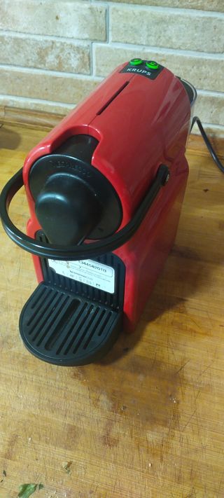 Cafetera Nespresso Krups estropeada de segunda mano por 38 EUR en Murcia en  WALLAPOP
