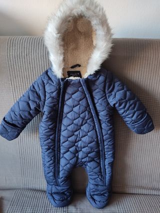 Buzo bebé Primark (0-3m) de segunda mano por 10 EUR en Galapagar en WALLAPOP