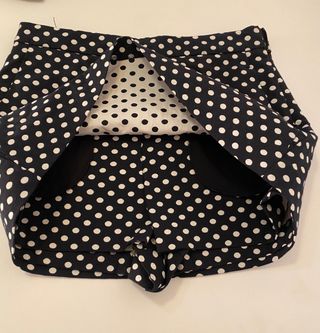 Falda pantalón lunares Zara de segunda mano por 5 EUR en Fuengirola en  WALLAPOP