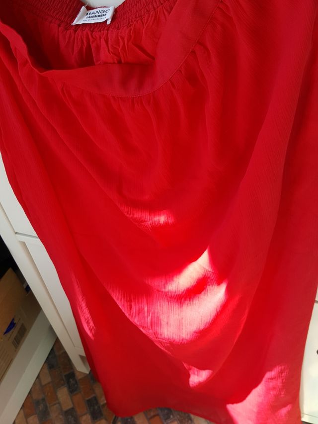 falda larga roja con bolsillos  talla M Mango