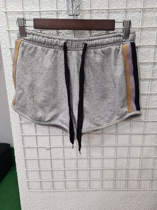 Chandal corto talla M, Bershka de segunda mano por 3,5 EUR en Collado  Villalba en WALLAPOP