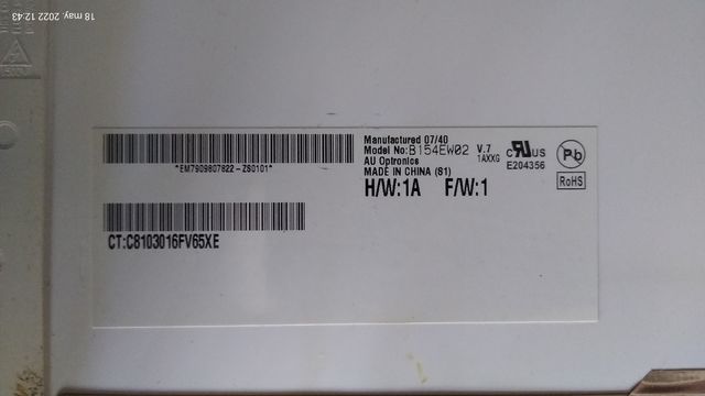 Pantalla, bisagras con agarre, barra sonido.