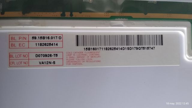 Pantalla, bisagras con agarre, barra sonido.