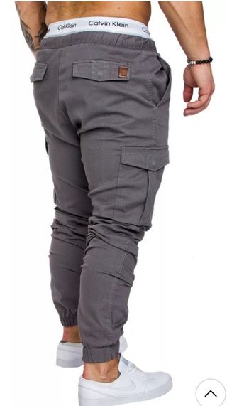Pantalon hombre talla M de segunda mano por 13 EUR en Bilbao en WALLAPOP