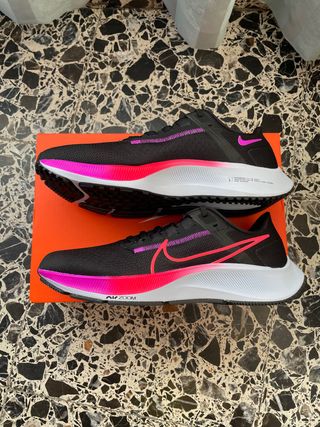 Nike Air Zoom Pegasus 38 Talla 44 NUEVAS de segunda mano por 90 EUR en León  en WALLAPOP