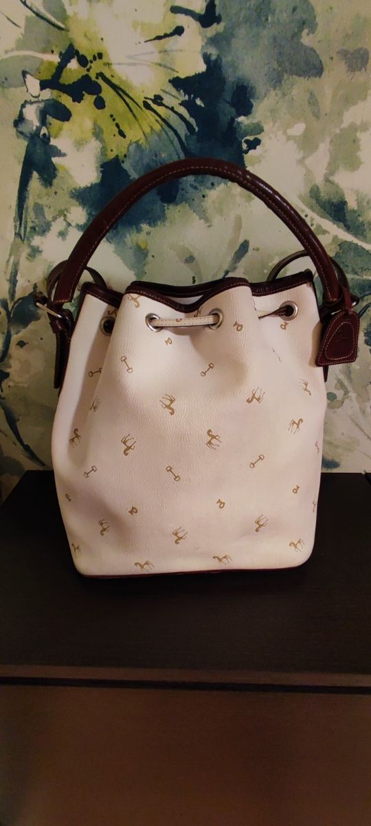 Bolso de piel de mano o de hombro