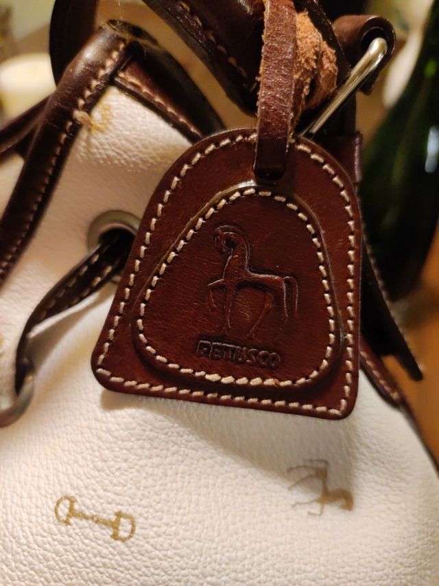 Bolso de piel de mano o de hombro