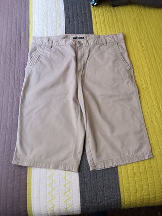 Pantalones piratas de hombre de segunda mano por 5 EUR en Gandía en WALLAPOP
