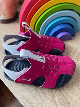 Nike zapatillas acuáticas. Talla 22 de segunda mano por 14 EUR en  Granollers en WALLAPOP