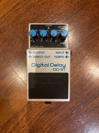 Pedal de delay Boss digital delay DD-3T de segunda mano por 90 EUR en  Madrid en WALLAPOP