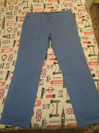 Pantalón hombre tipo Chino talla 50 de segunda mano por 12 EUR en Mislata  en WALLAPOP