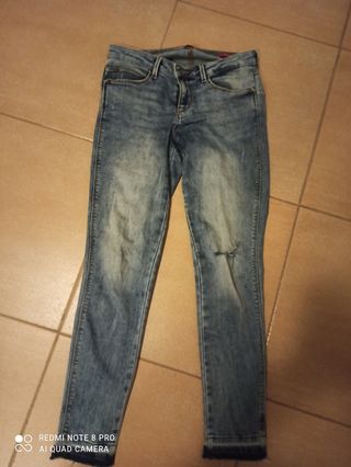 Pantalon talla 28 equivale a una 38 de segunda mano por 12 EUR en Santa  Cruz de Tenerife en WALLAPOP